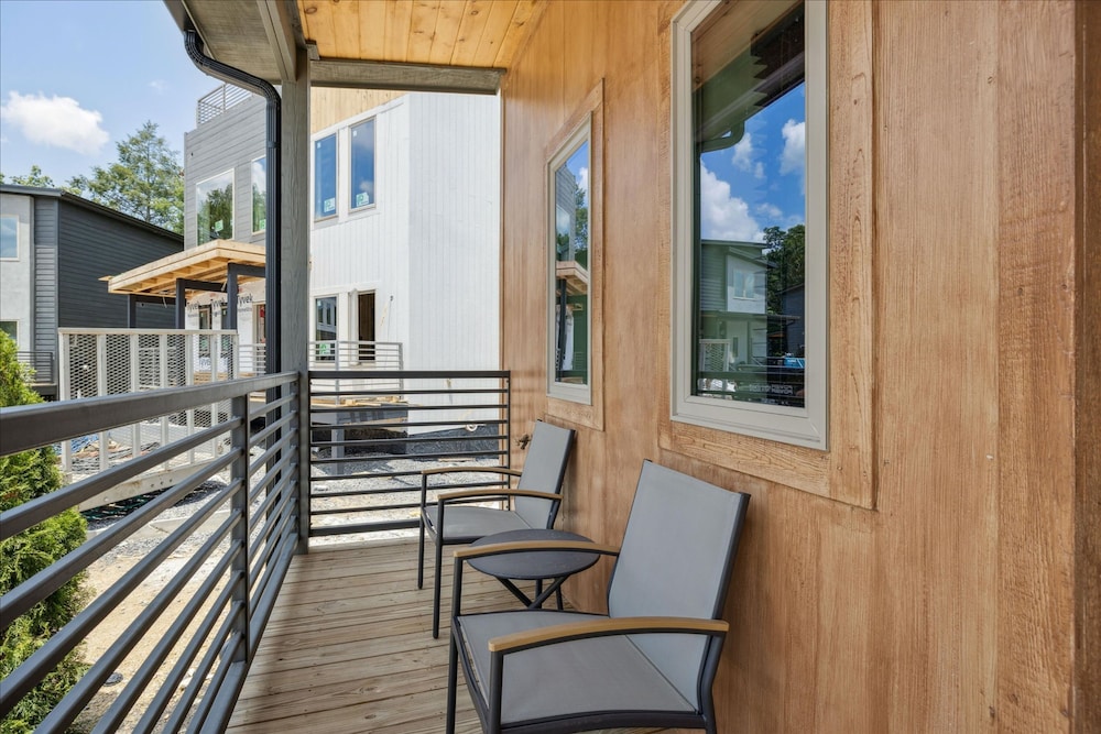 Gorgeous Brand-new Home w Pool Game Room Hot Tub