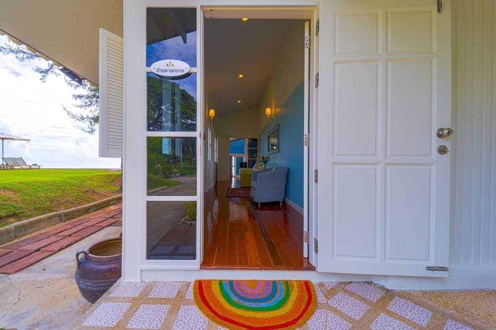 Oceanfront 6 Bedroom Twin Villas OV6