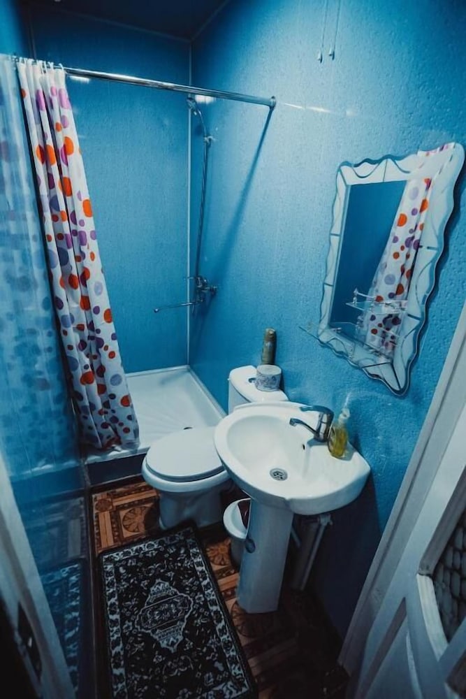 Family Guest House Parivash
