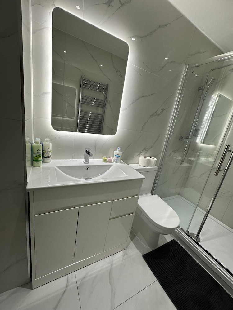London 1 bed Luxe Flat Ilford Beautiful