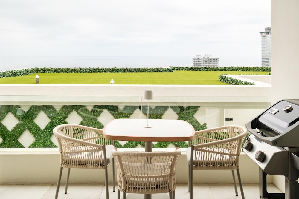 Ocean View 1bed Apartment in Sea Point Marlo Cove