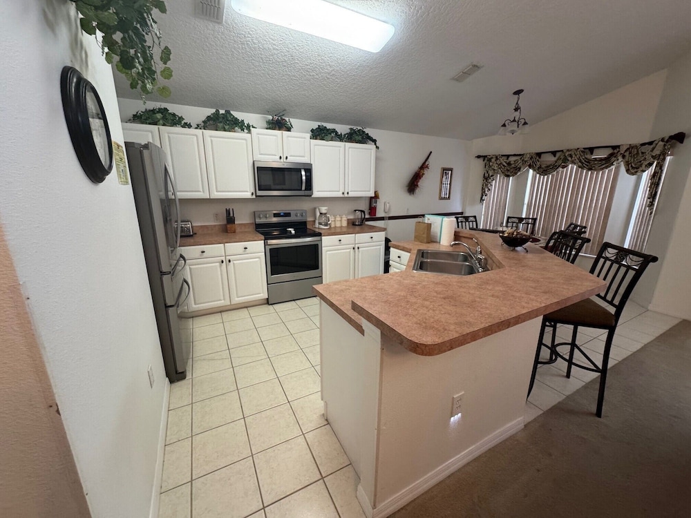 Sunset Villa Your Gateway to a Magical Florida Vacation!