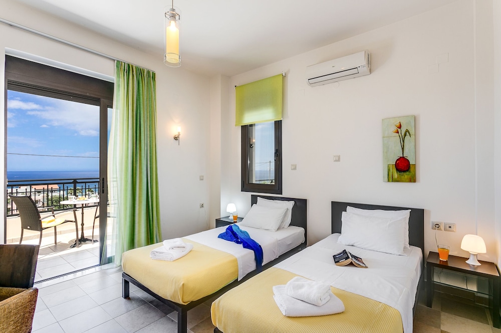 Villa Selena - Lux 4BD Residence view 2