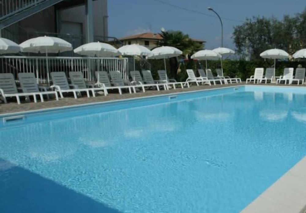 Poggio al Lago