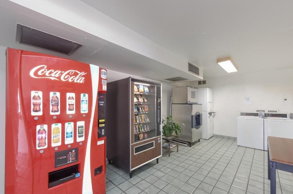 Shasta Vista Inn & Suites