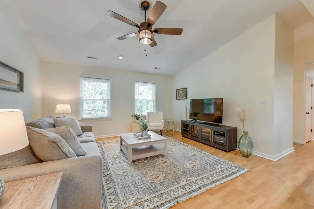 Pet-Friendly Lake Norman Retreat