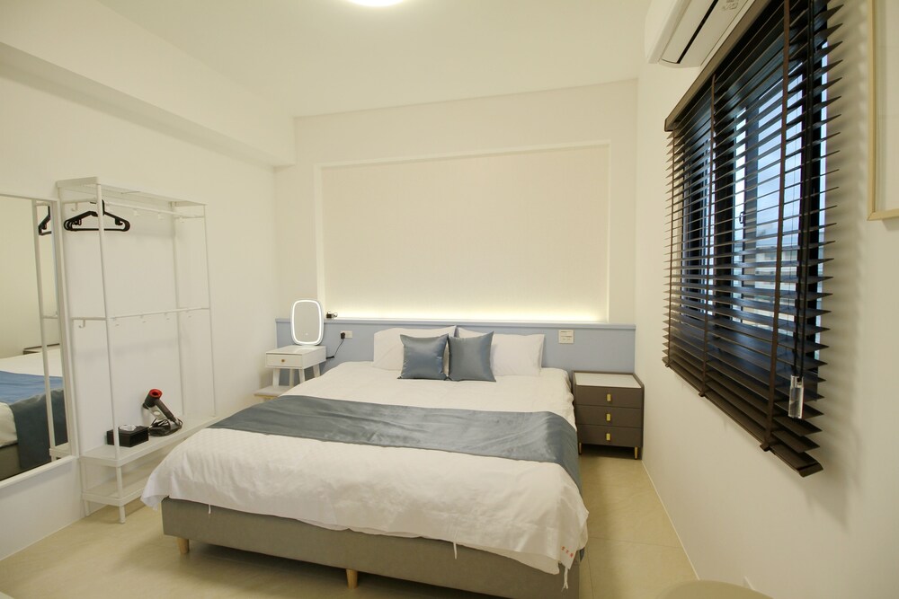 Mooon House