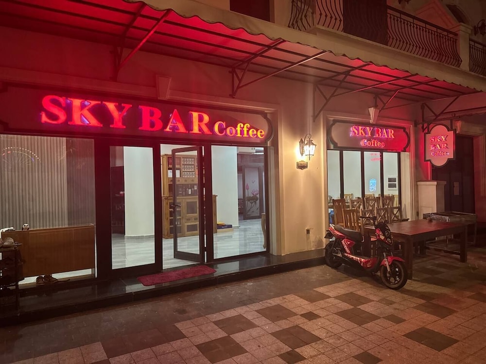 SKY BAR COFFEE Hotel