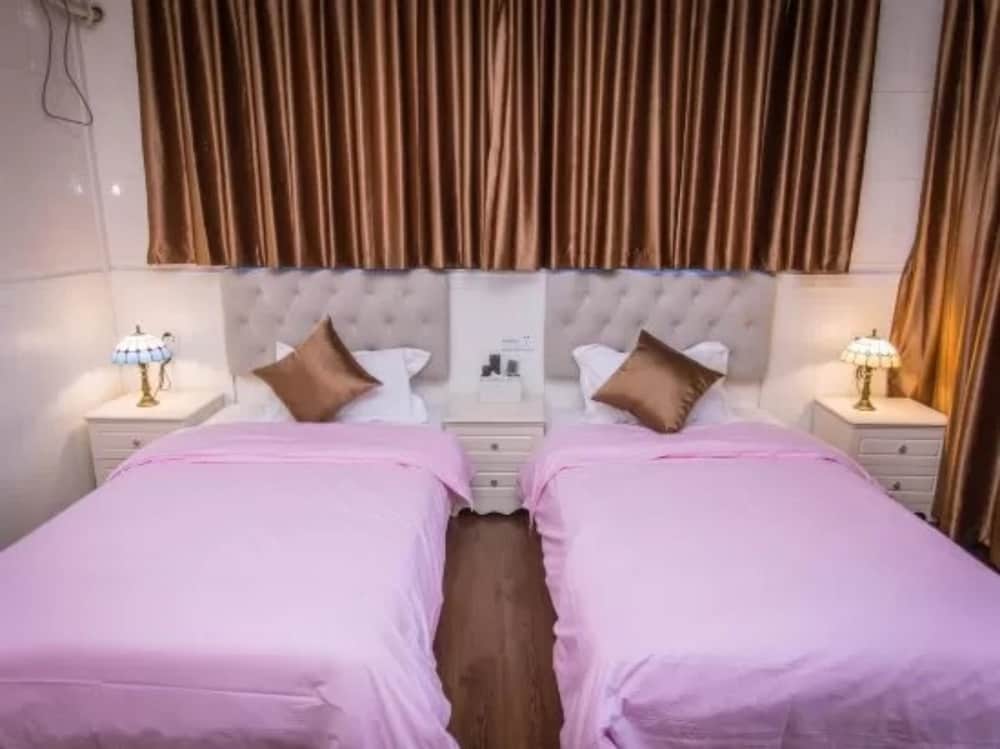 Chaozhou Two Wood Hostel