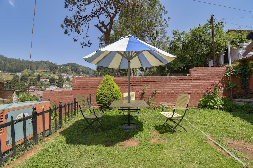 FabHotel Wenlock Homes