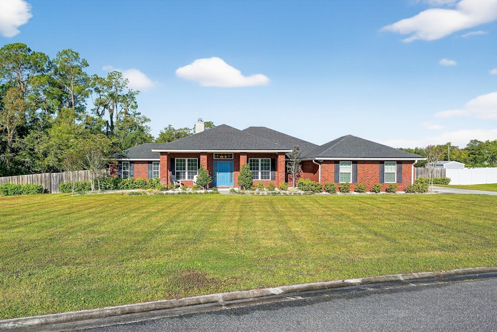 Floridays Manor 4 Bedroom Home