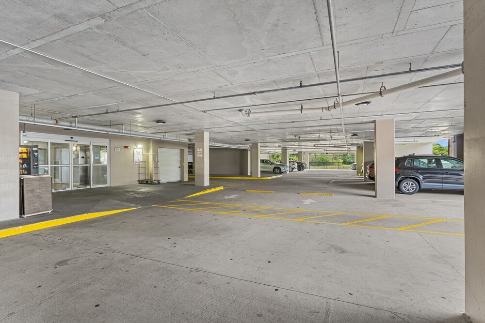 Renovated Condo 2mil away from Disney