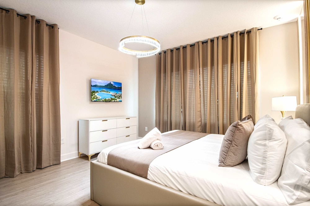 Themed Kids' Rooms, Pool & Game Loft Near Disney