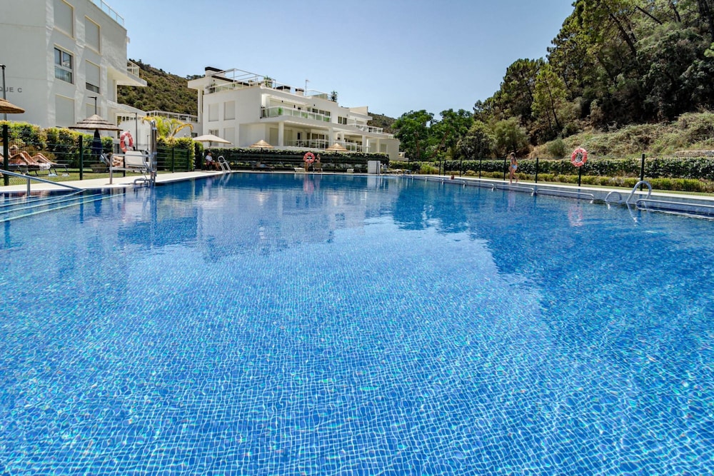 RI B2a- Relaxed Modern Flat in Benahavis
