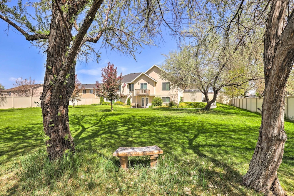 Lehi Family Apartment w/ Gas Grill & Fire Pit!
