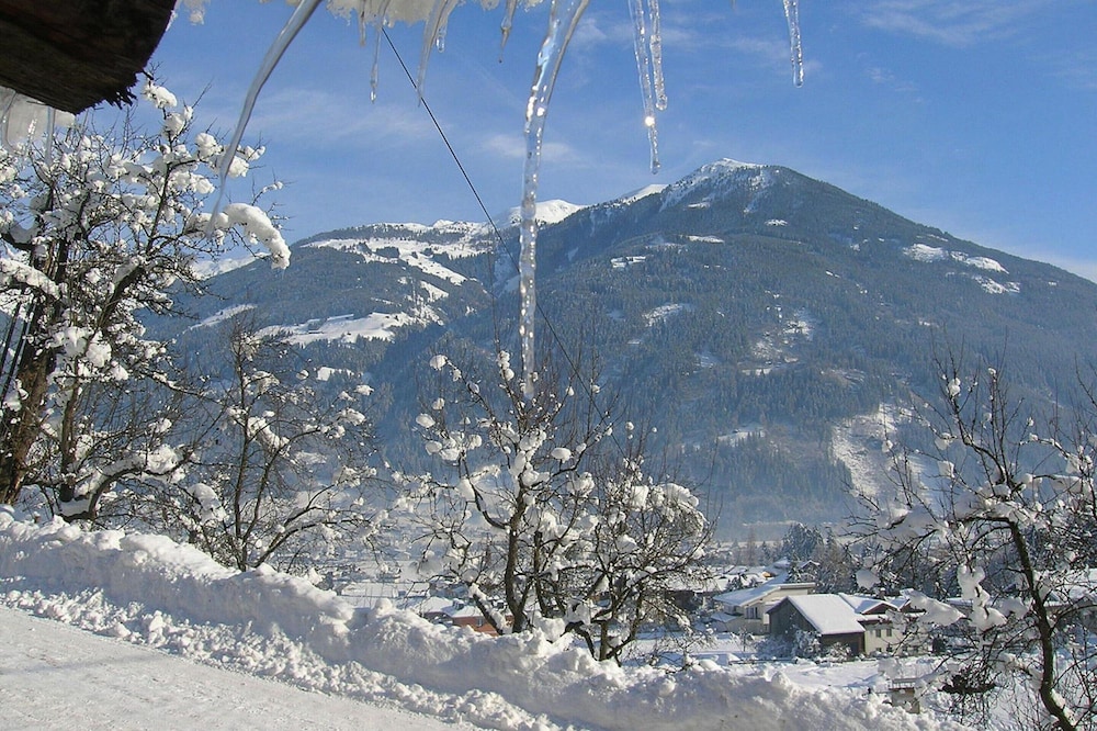 Apartment in Fugen Near Spieljochbahn