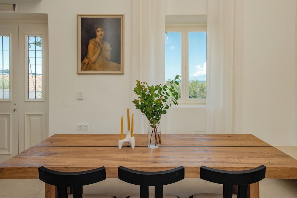 Kukutseli Country Living by White Dream