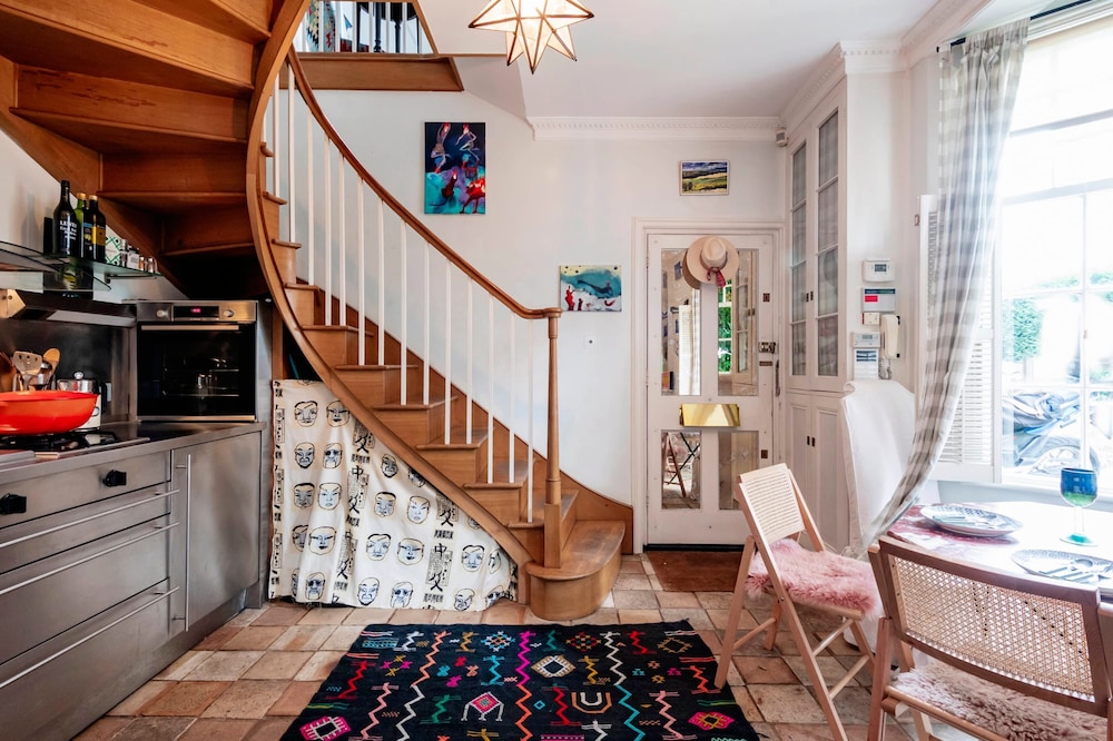 The Kensington Gatehouse - by Out of Office Lifestyle