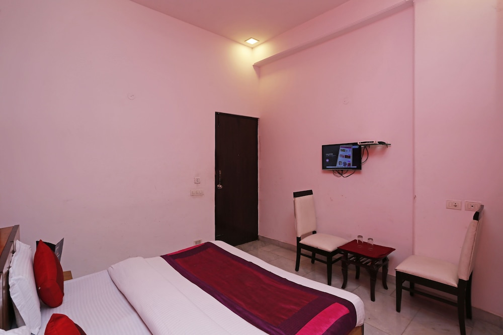 OYO 834 Hotel Aashirwaad