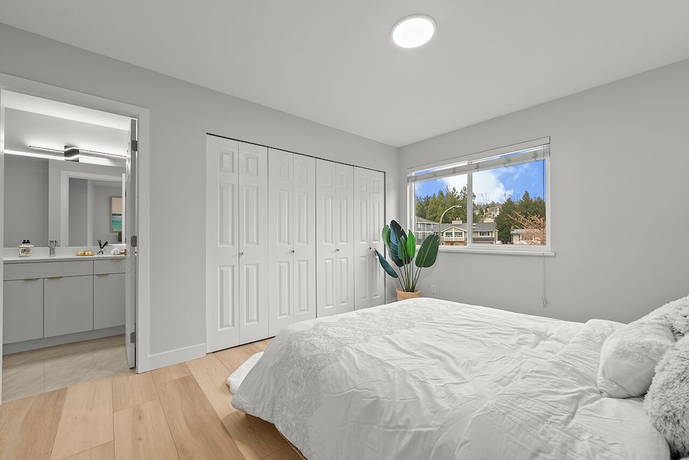 Vancouver Lake City Way Guesthouse