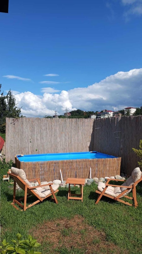 Tenora Suit Bungalov
