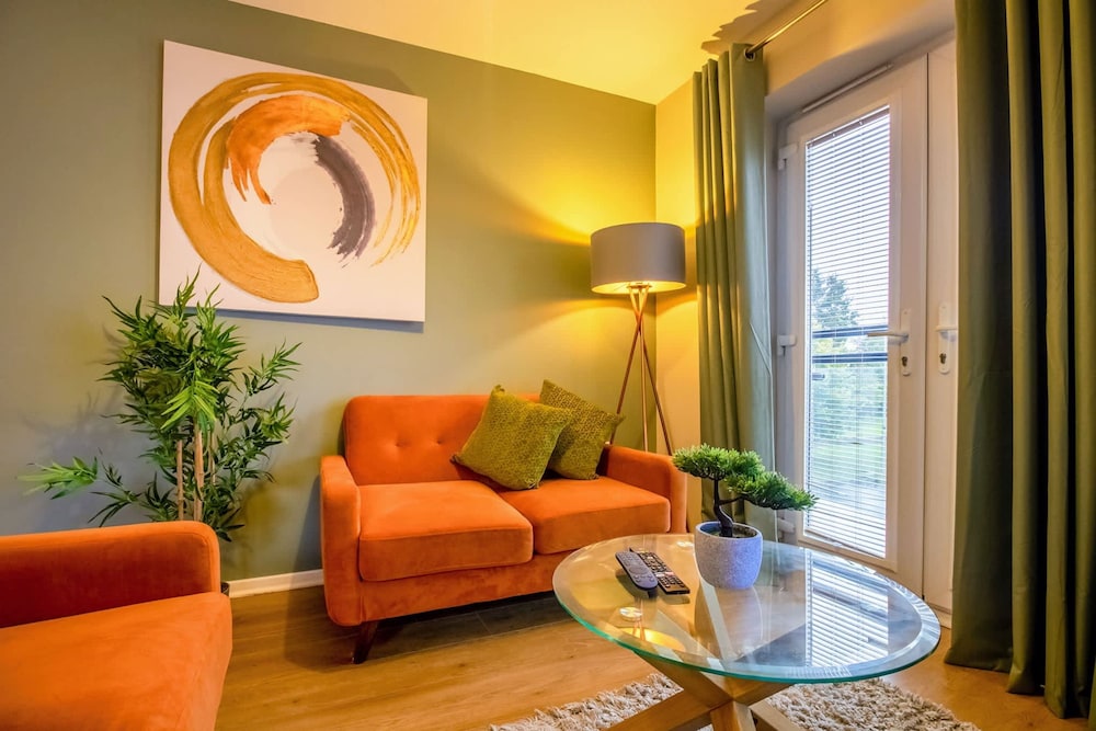Host Stay Somerset Walk view 5