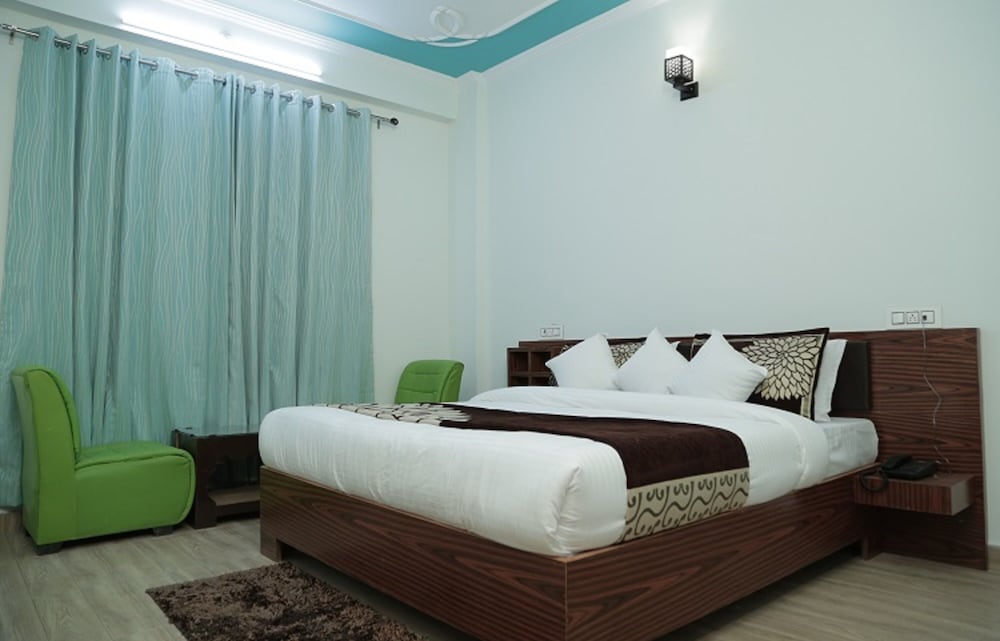 Hotel Sarla Regency