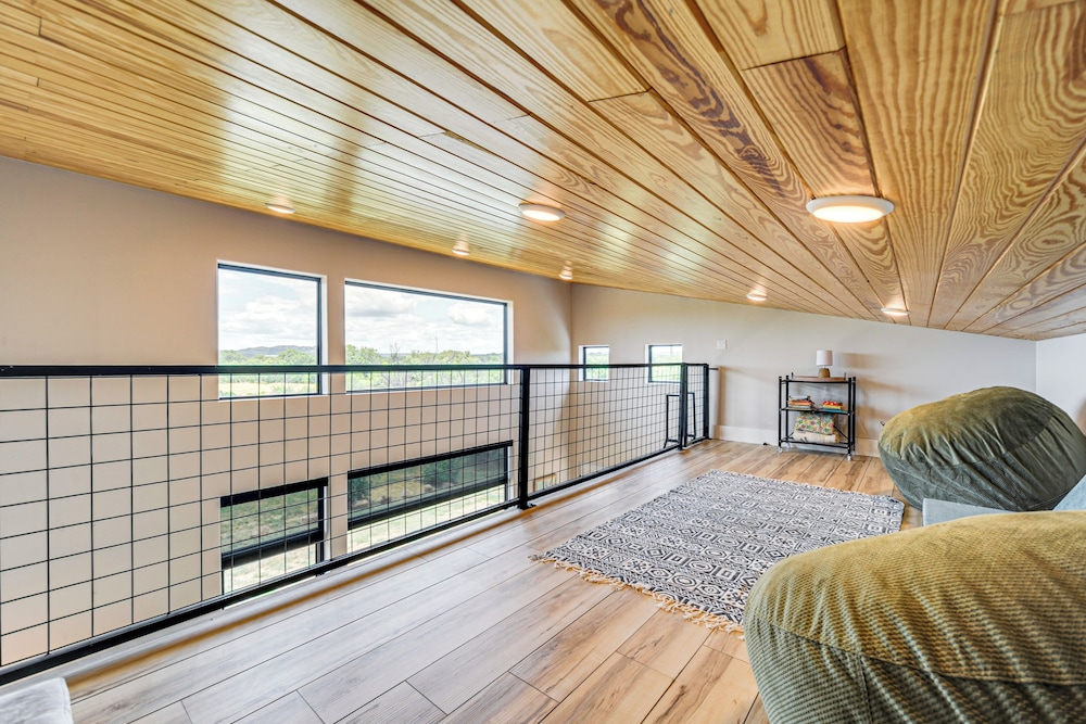 20-acre Property w/ Trail: Hill Country Hideaway!