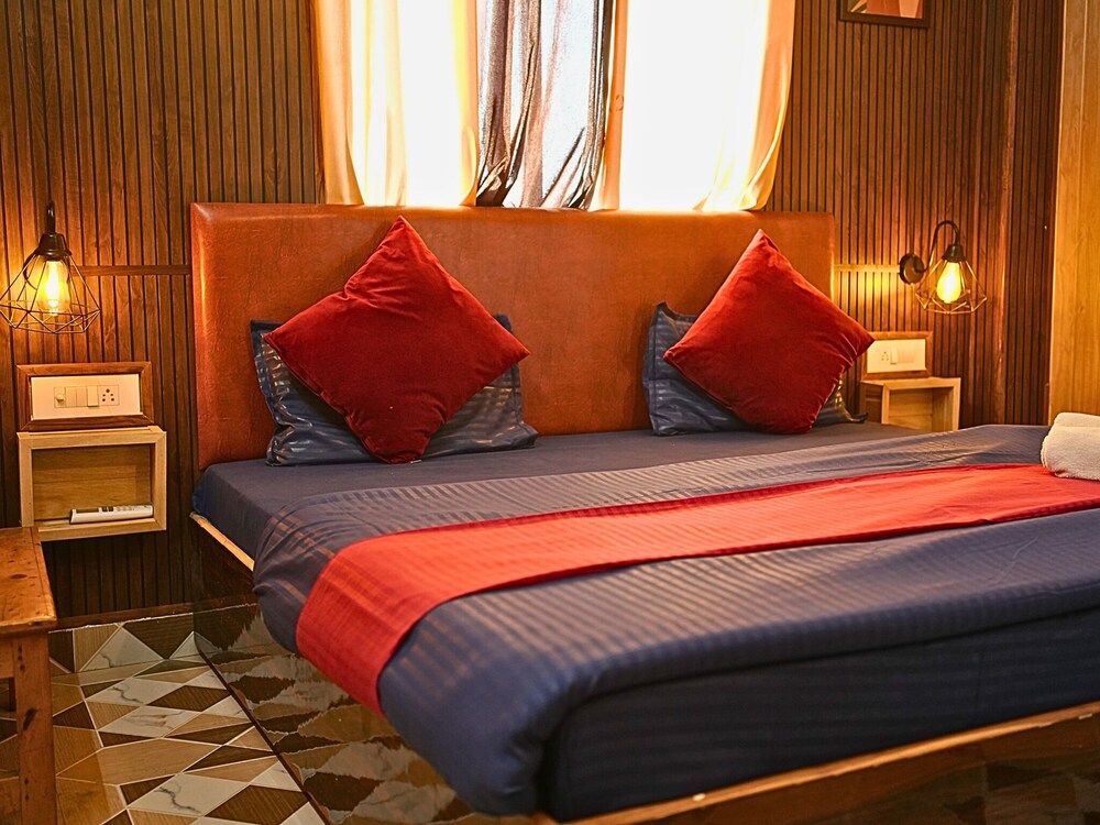 Skyard Hostel & Homestay (Harsil Valley)