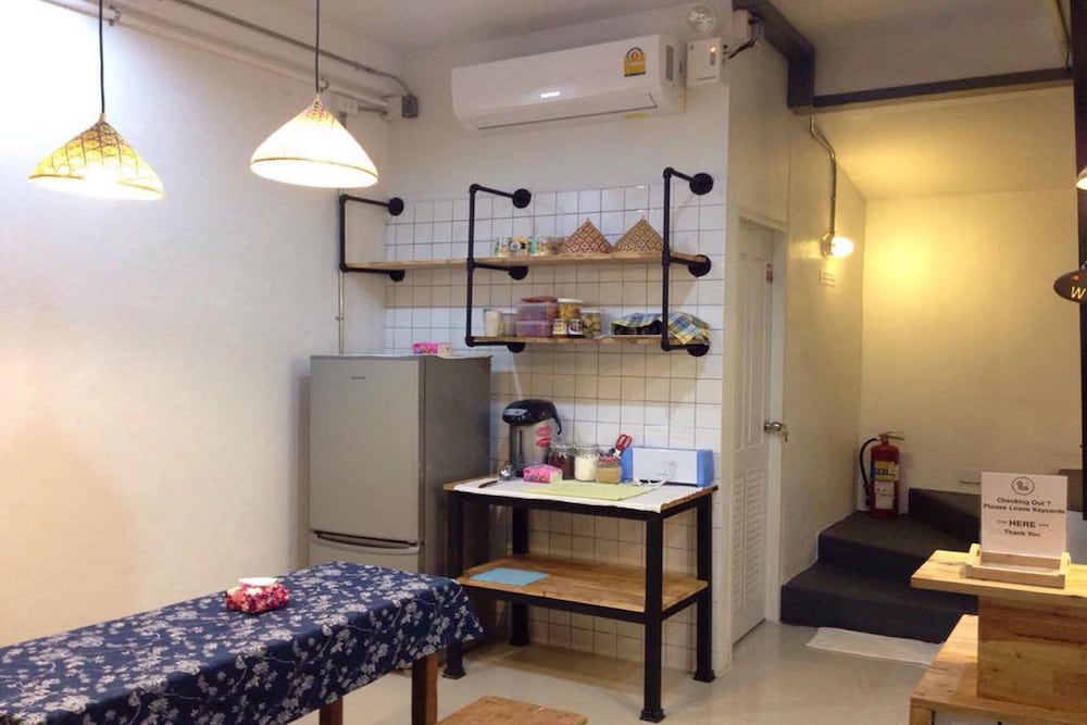 D Hub Hostel