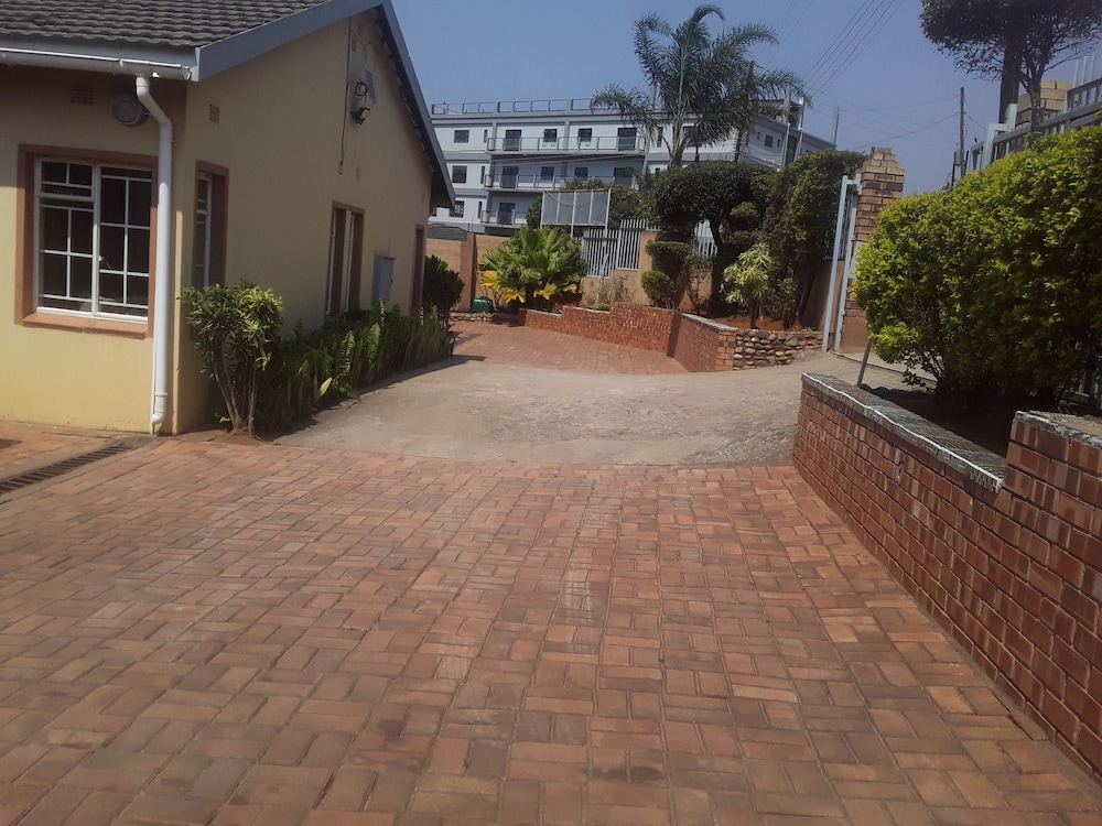 Vuya Nathi Bed & Breakfast