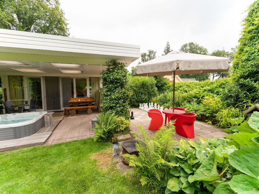 Picturesque Holiday Home in Oldenzaal With Jacuzzi, photo 64
