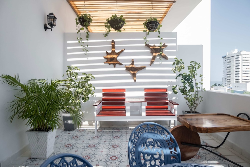 w Enchanting Loft w Balcony in Bocagrande