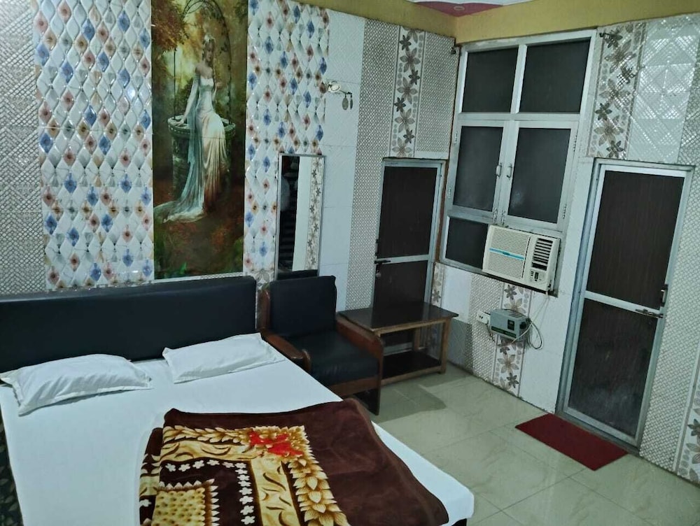 Hotel Yash Palace Kanpur