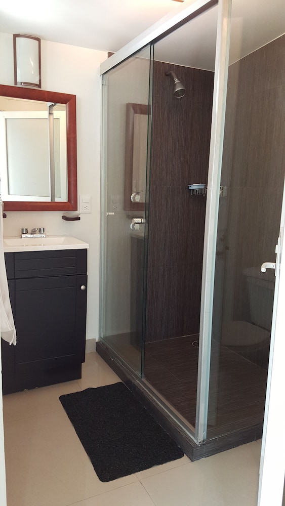 G K Suites Duraznos