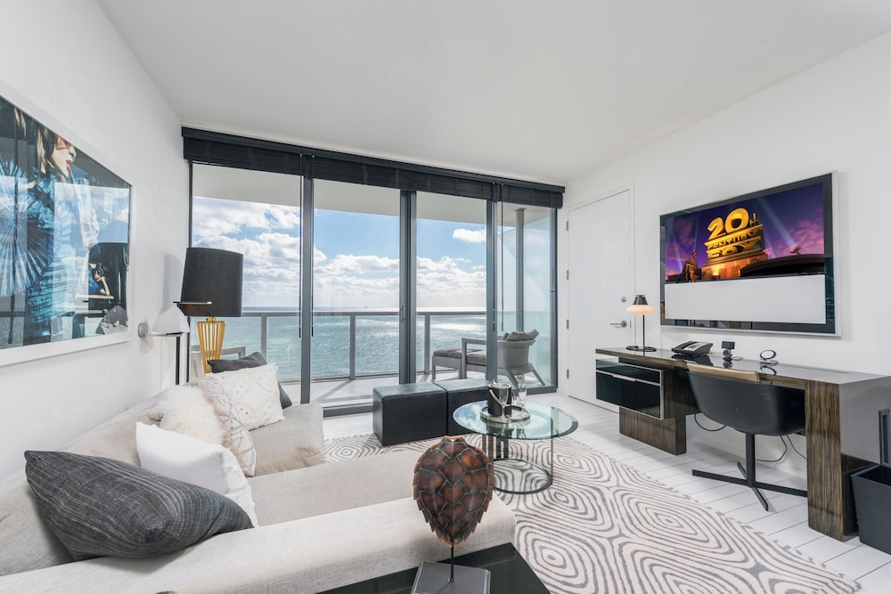 Luxury Vacation Rentals in South Beach by LRMB