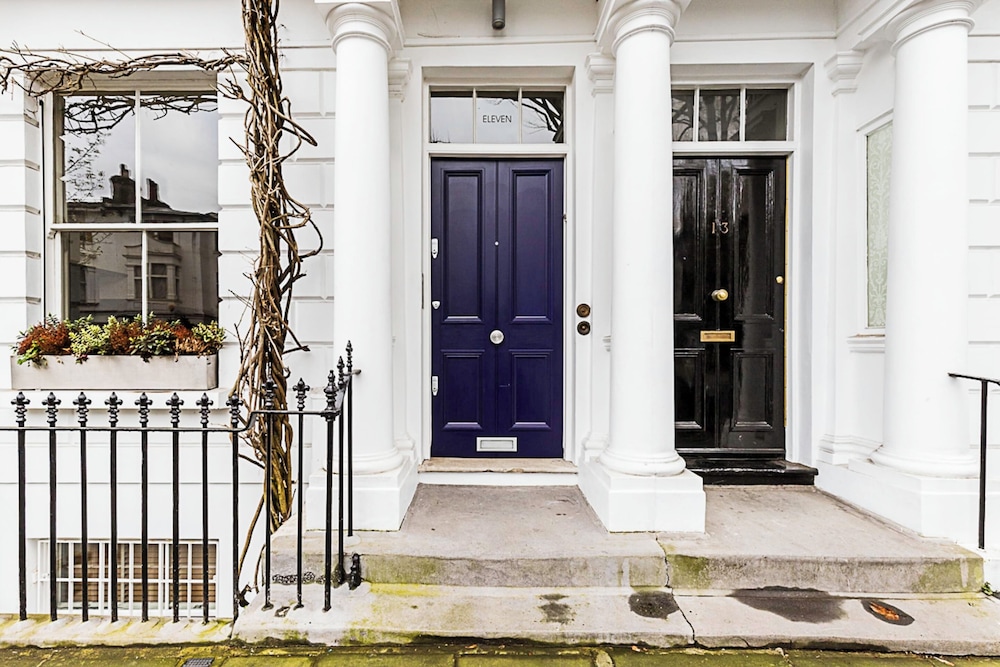London Luxe Retreat: 5-bed Gem