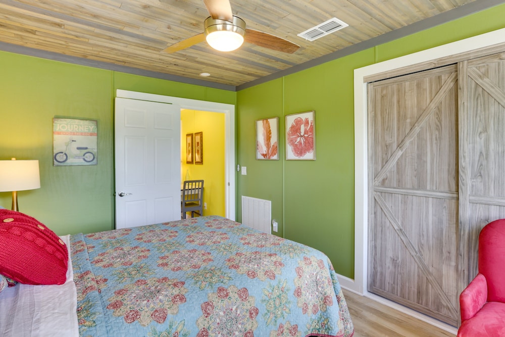 Sunny Apalachicola Vacation Rental With Deck! view 5