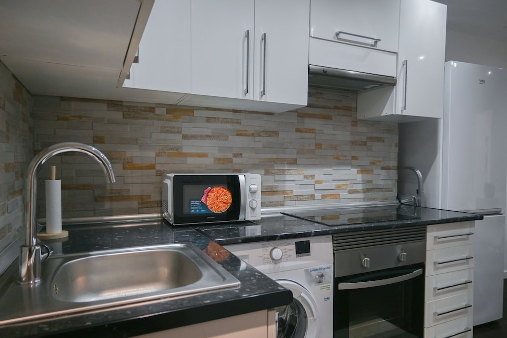M Sen1692 Amplio Apartamento con Balc n en Calle