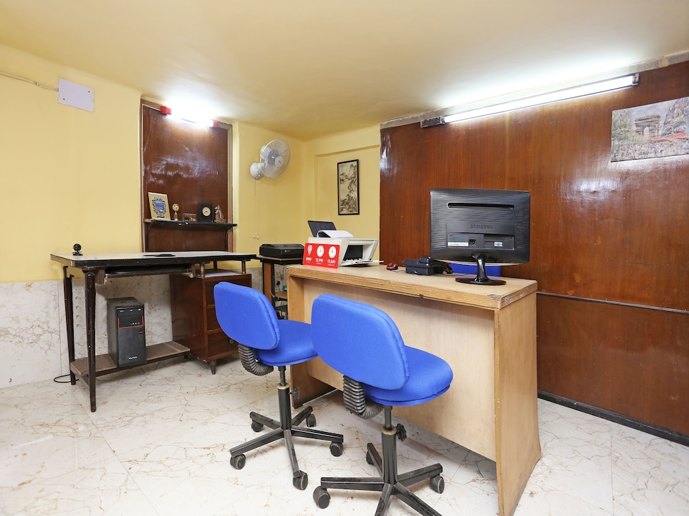 OYO 11896 Marble Palace Guest House