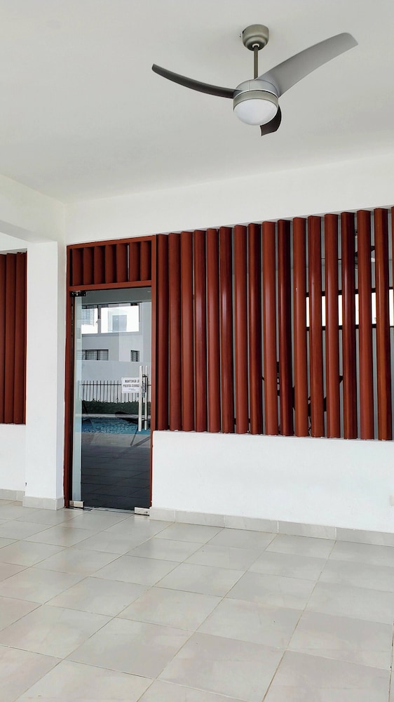 2 Bedrooms, 2 Bathrooms, AC, Wifi, Pool, Gym, No Blackouts, Santiago