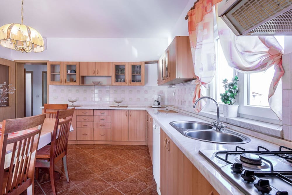Holiday House in Liznjan With Garden & BBQ view 3