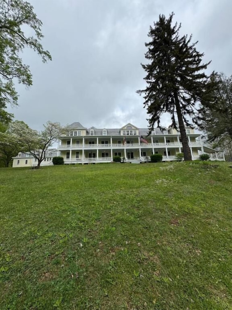 Balsam Mountain Inn