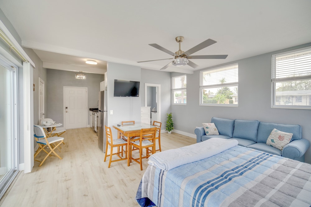 5 Mi to Beaches: Melbourne Duplex w/ Pool!