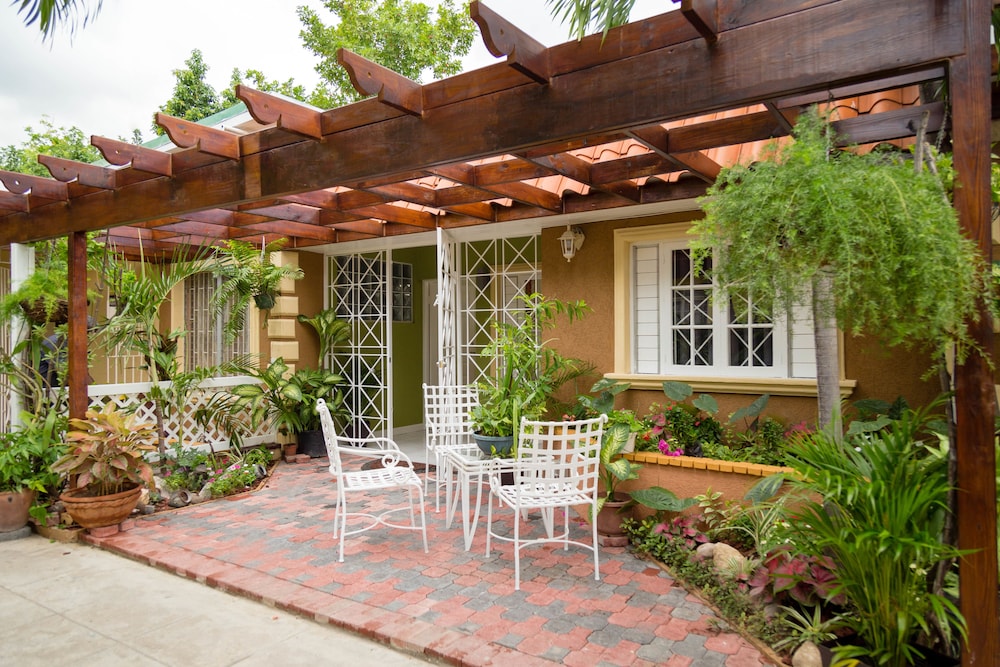 Centrally Located Guest Apartments III