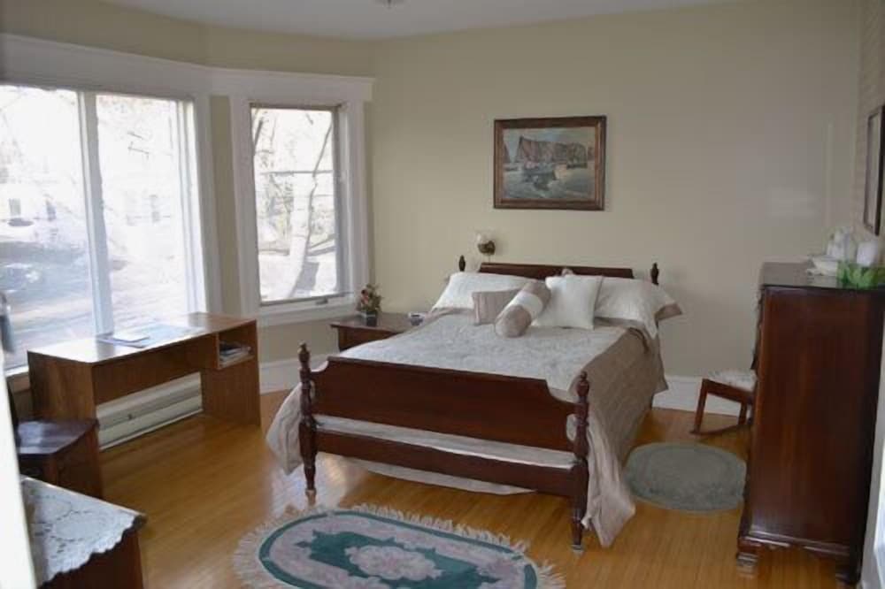 Downtown Bed And Breakfast