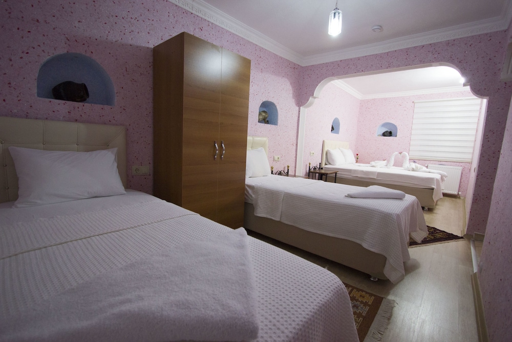 Nil Story House