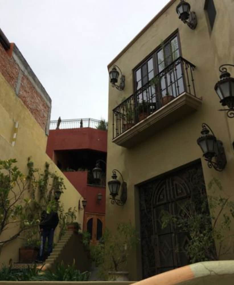 Hotel Antigua Capilla B&B - Image 1