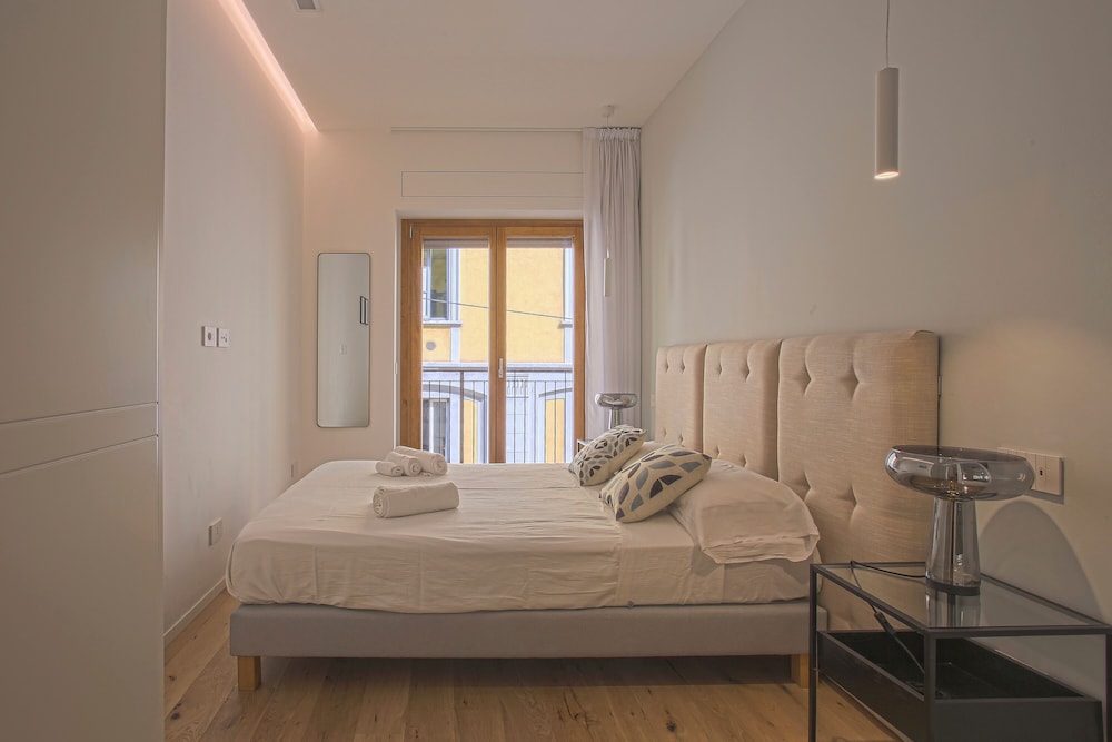 Milan Luxury Suite photo 4