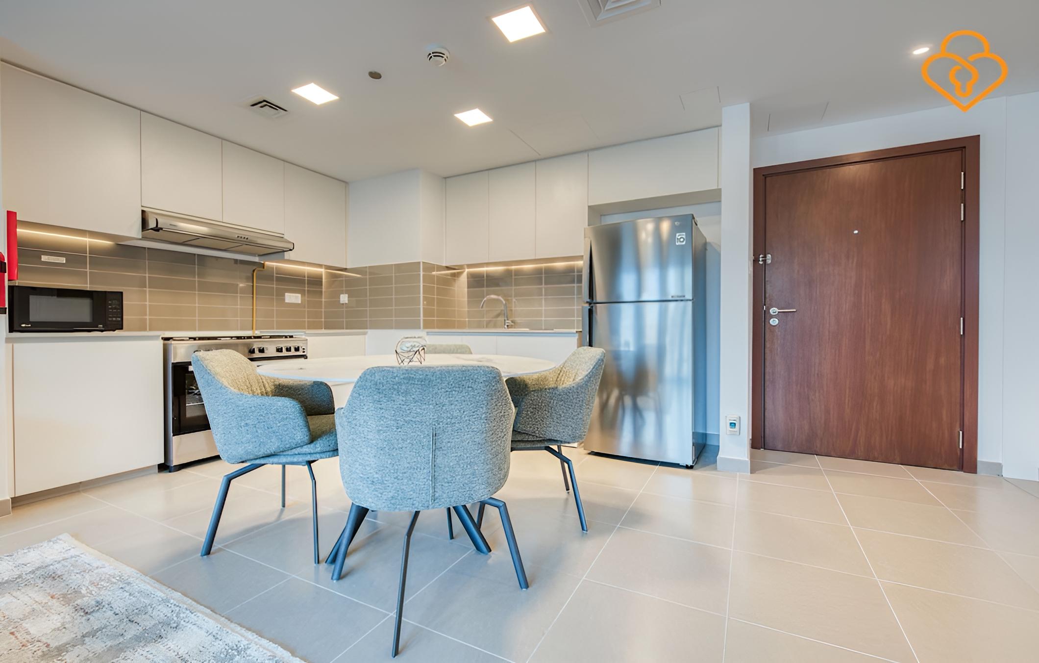 2 B/R Apt 425 Hayat Boulevard Townsquare